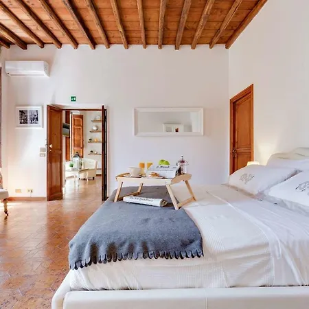Arenula Luxury Apartment-3